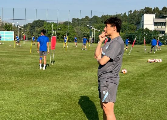 丝袜制服影院